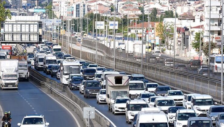 İstanbullular dikkat: İki noktada başlayan çalışma trafiği kilitledi