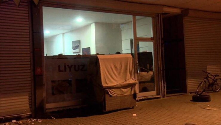 Küçükçekmece’de çay ocağına patlayıcı madde atıldı